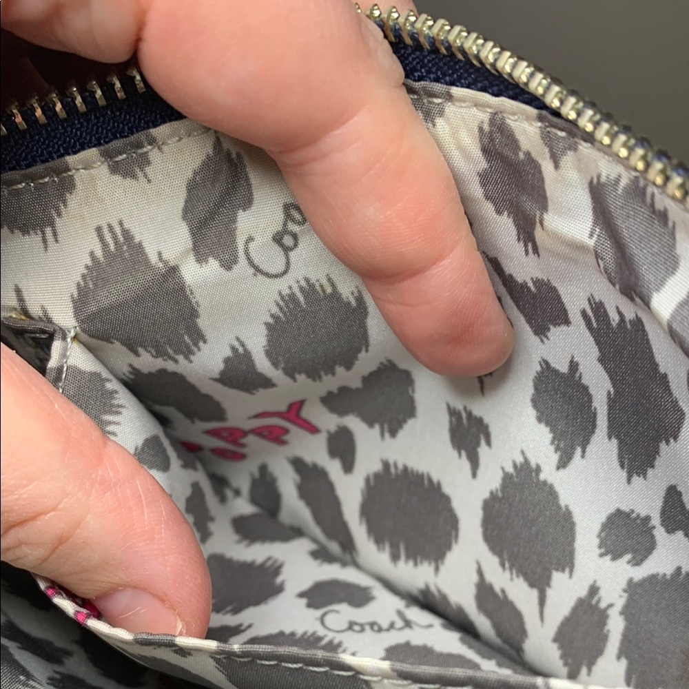 BUNDLE FOR @hope_this_helps - EUC - Coach Poppy Blue Sequin Wristlet - Picture 13 of 15